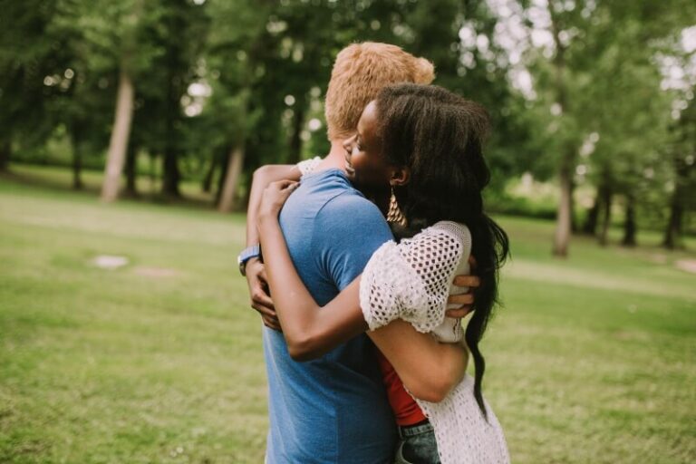 Pourquoi les câlins sont importants dans un couple ?